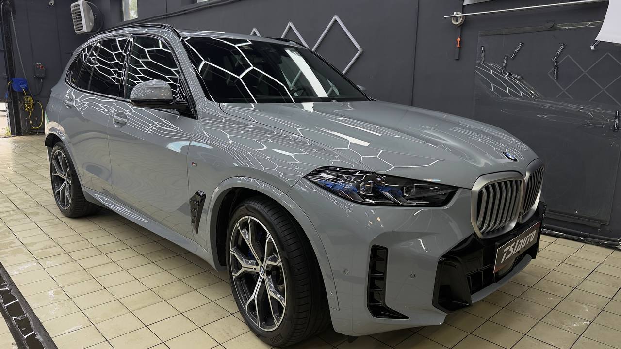 Полная оклейка пленкой BMW X5 G05 в Волгограде