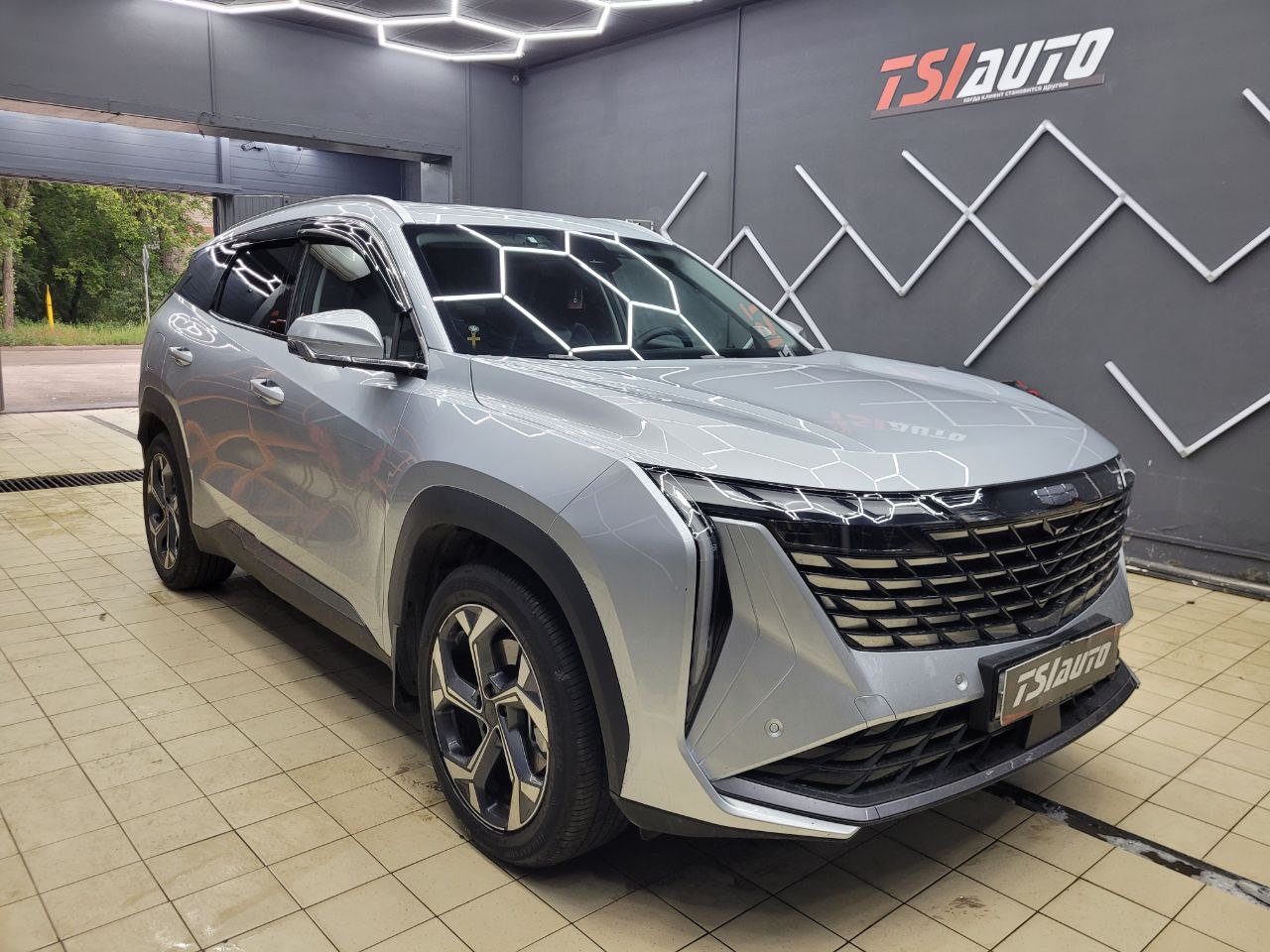 Geely Atlas оклейка пленкой в Волгограде