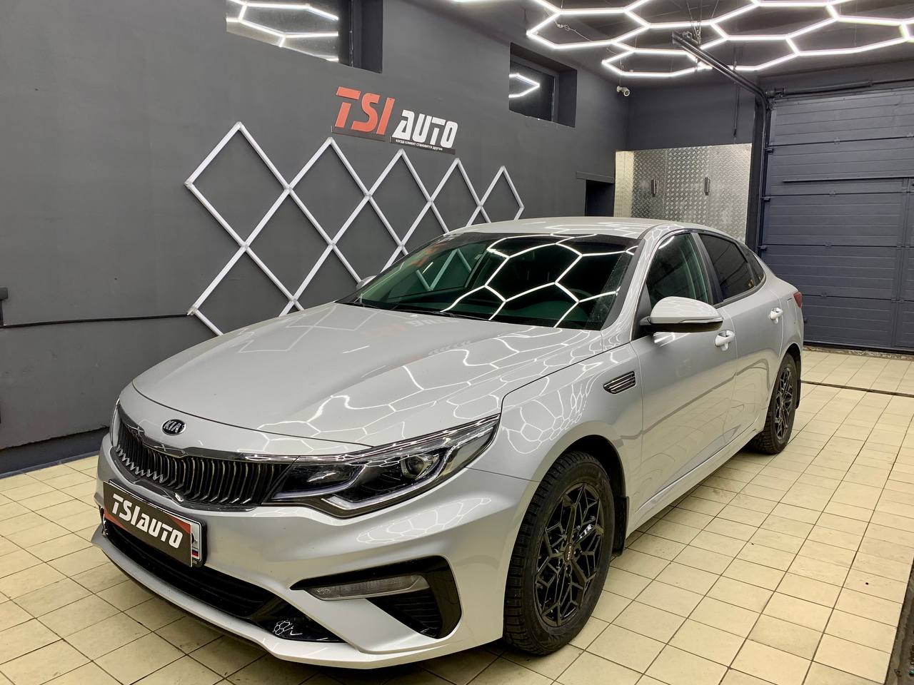 Контурная подсветка салона Kia Optima с управлением фото и цена установки