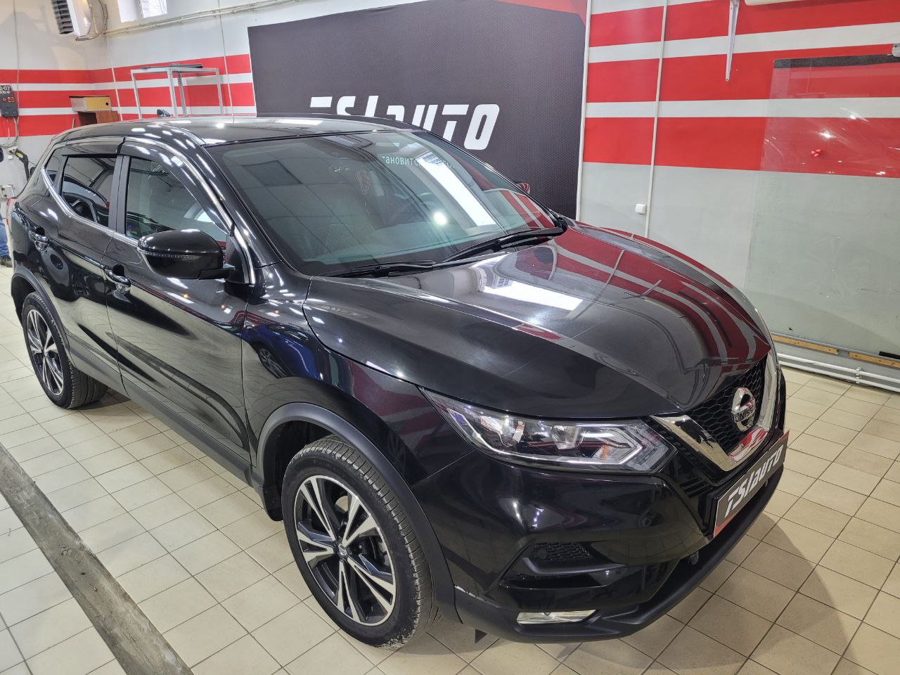 Бронирование капота Nissan Qashqai в Волгограде