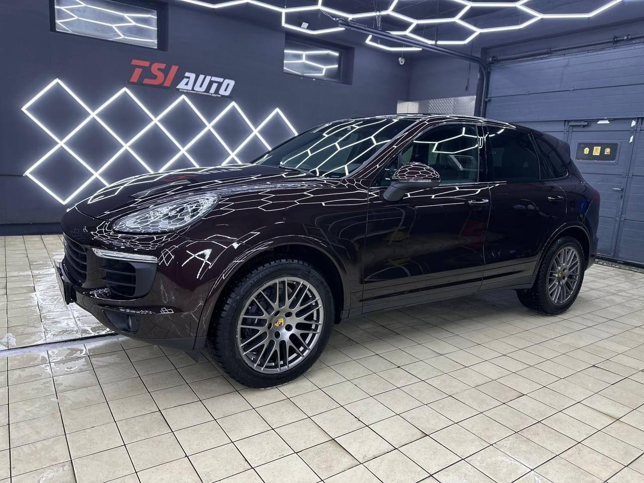 Porsche Cayenne полная оклейка бронепленкой в Волгограде