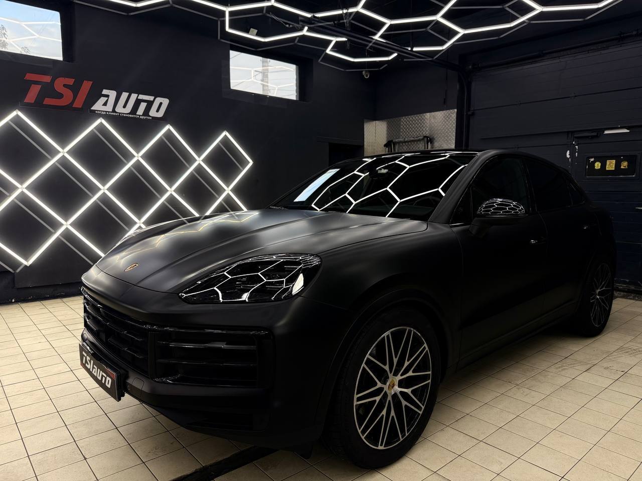 Porsche Cayenne оклейка матовой пленкой в Волгограде