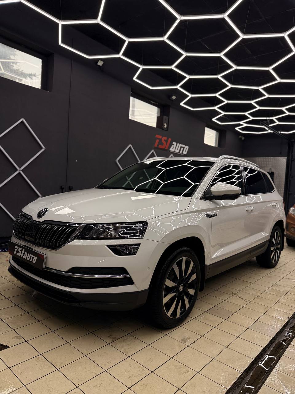 Оклейка пленкой Skoda Karoq в Волгограде