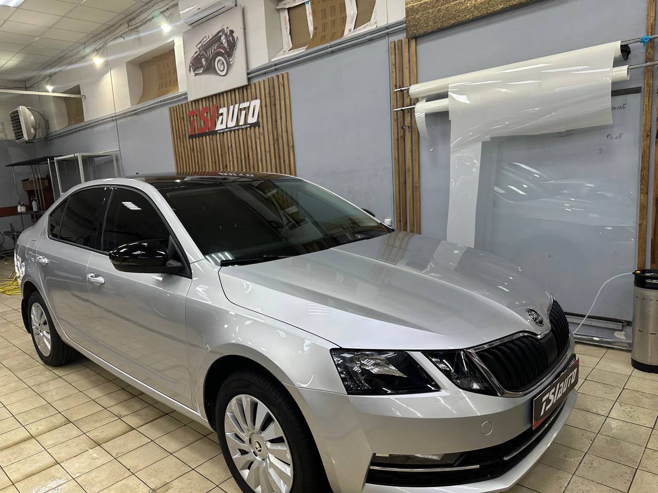 Оклейка пленкой Skoda Octavia A7 в Волгограде