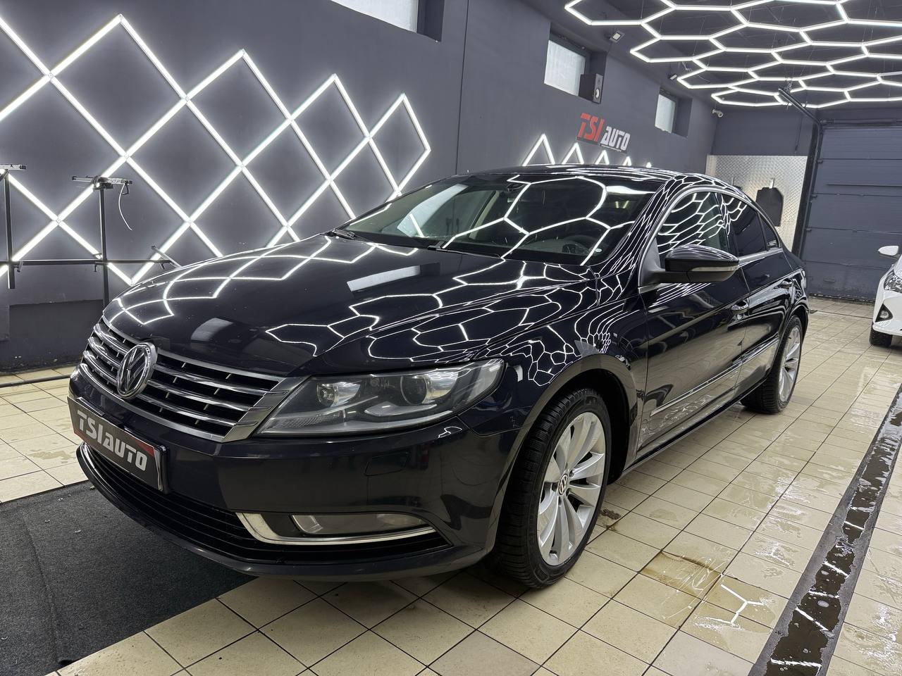 Тонировка фонарей Volkswagen Passat CC в Волгограде