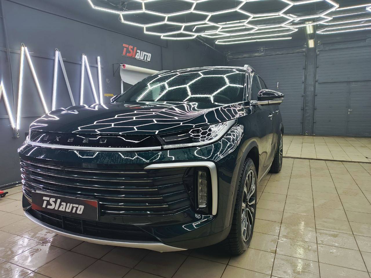 Оклейка зон риска Exeed TXL в Волгограде