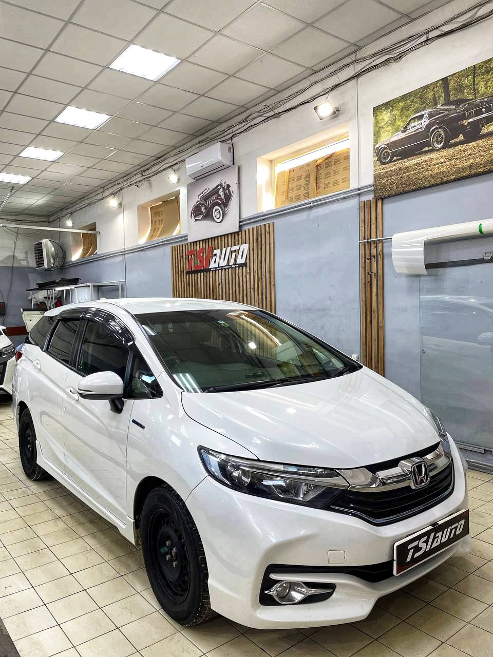 Honda Shuttle оклейка фар бронепленкой в Волгограде