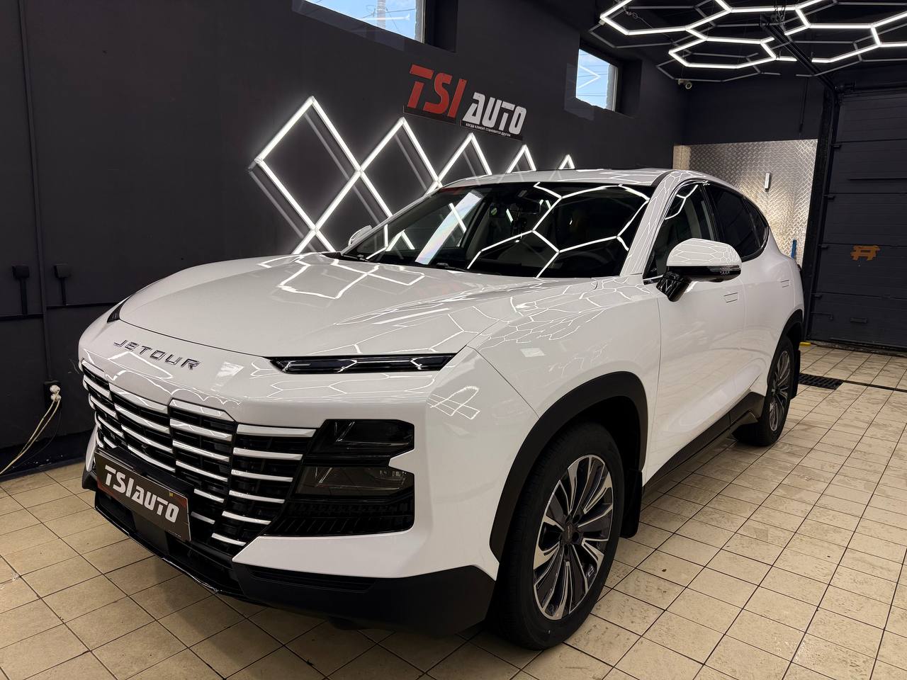 Оклейка пленкой Jetour Dashing в Волгограде