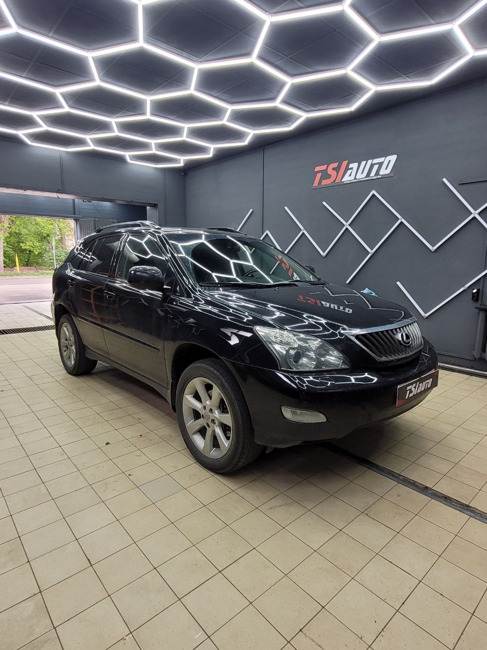 Lexus RX шумоизоляция торпедо в Волгограде