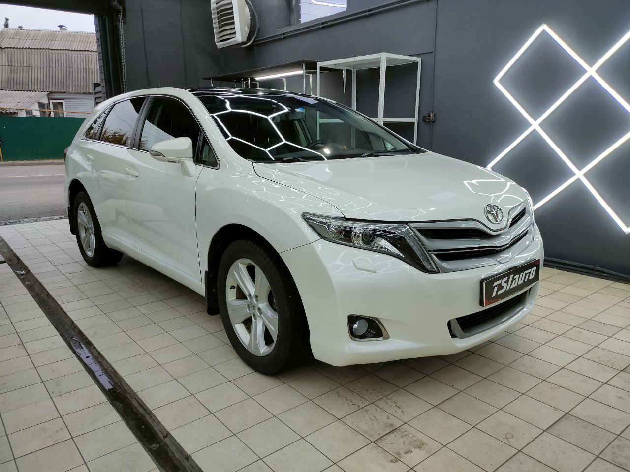 Химчистка Toyota Venza в Волгограде