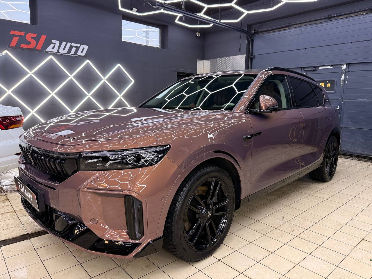 Полная оклейка пленкой Voyah Free в Волгограде